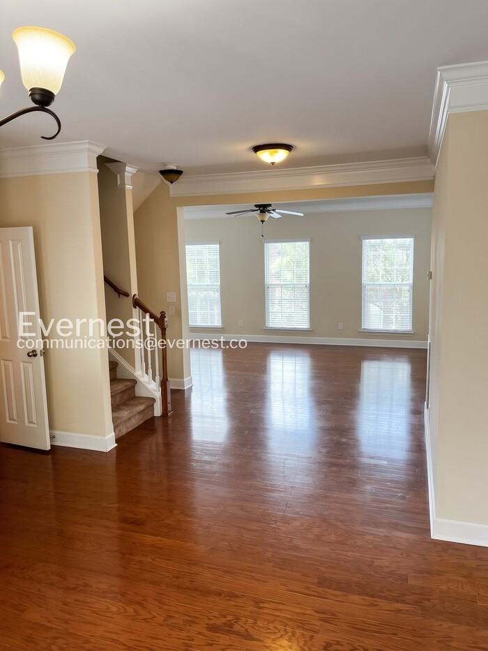 7517 Lords Chapel Dr - Photo 5 of 23
