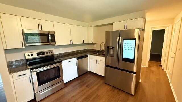 3941 Della Ct - Photo 4 of 12