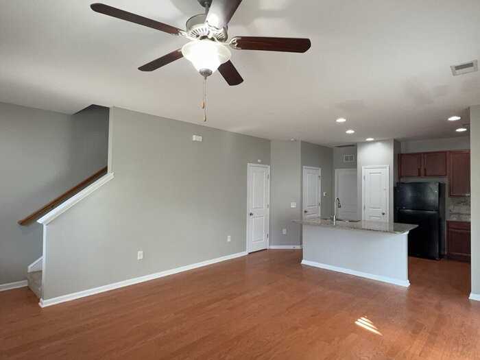 345 Flyway Rd - Photo 4 of 24