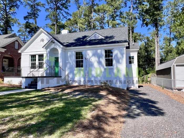 1011 Wildwood Ave - Photo 3 of 36