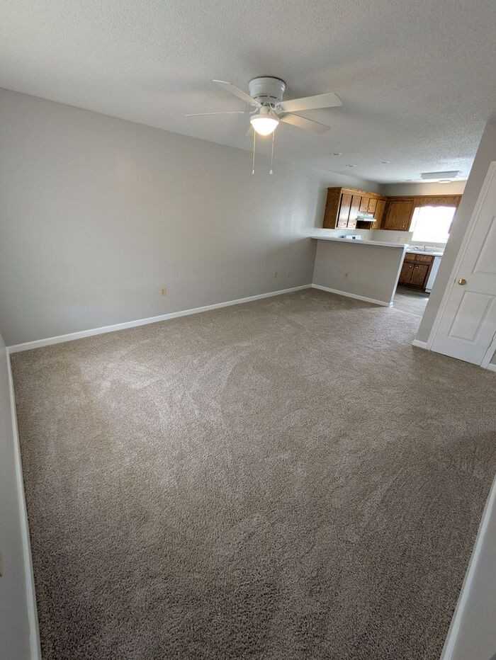 620 W 13th St - Photo 2 of 11
