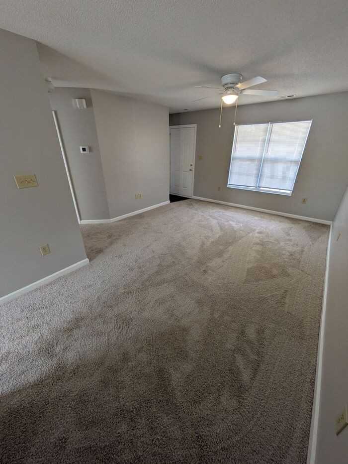 620 W 13th St - Photo 3 of 11