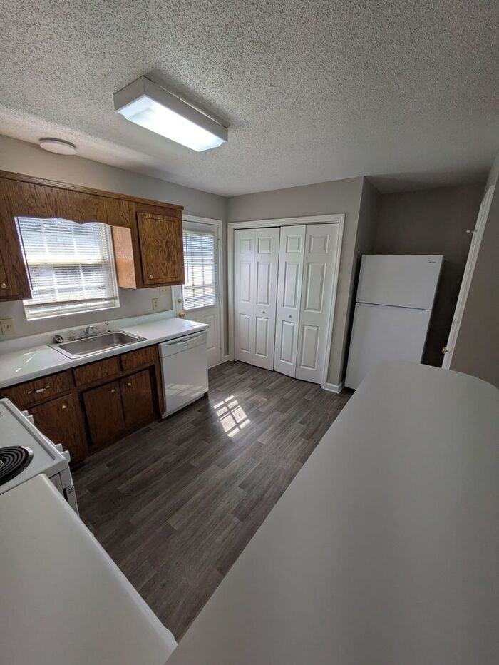620 W 13th St - Photo 5 of 11