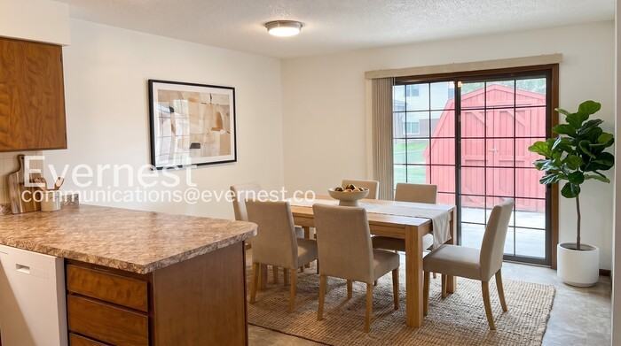 2331 W 17th St - Photo 3 of 18