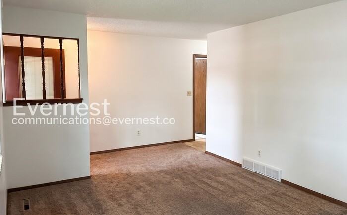 2331 W 17th St - Photo 6 of 18