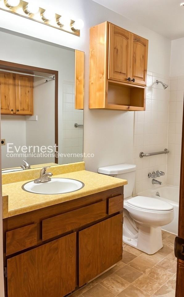 2331 W 17th St - Photo 7 of 18