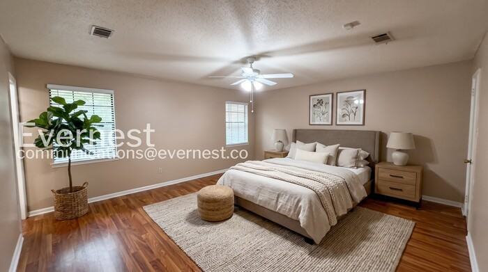 1712 Shumate Dr - Photo 3 of 28