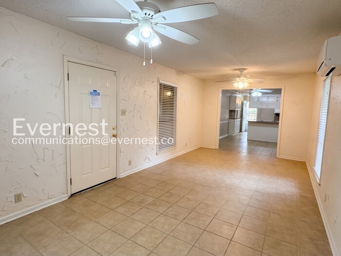 1712 Shumate Dr - Photo 7 of 28