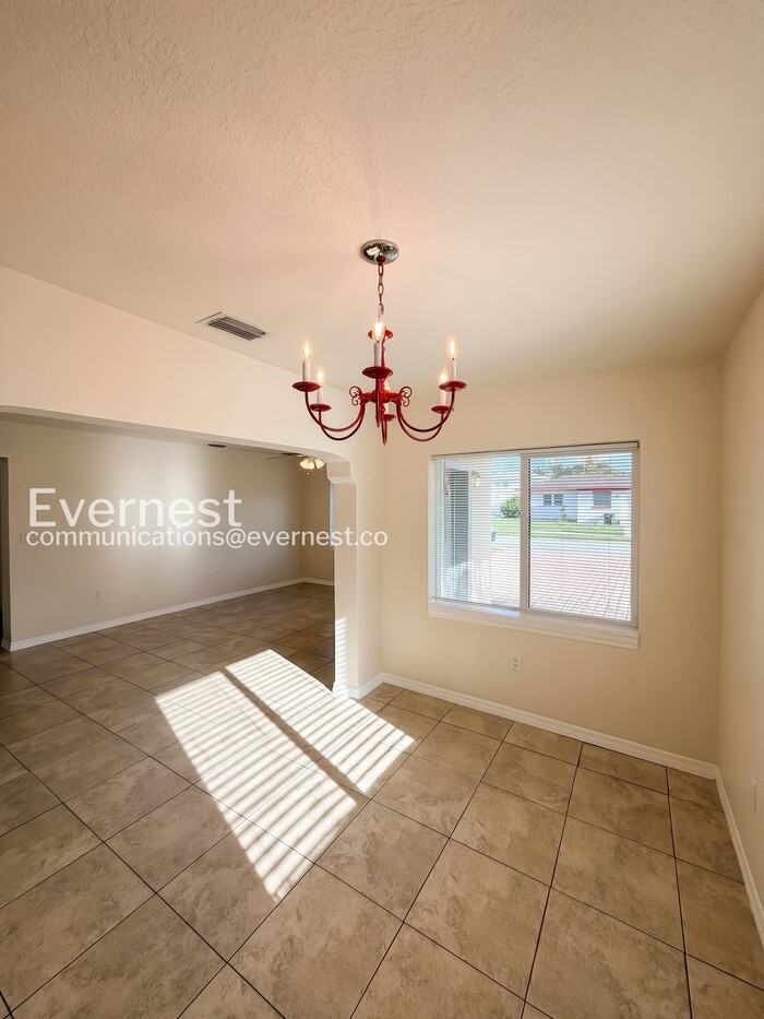 1318 W State St - Photo 6 of 26