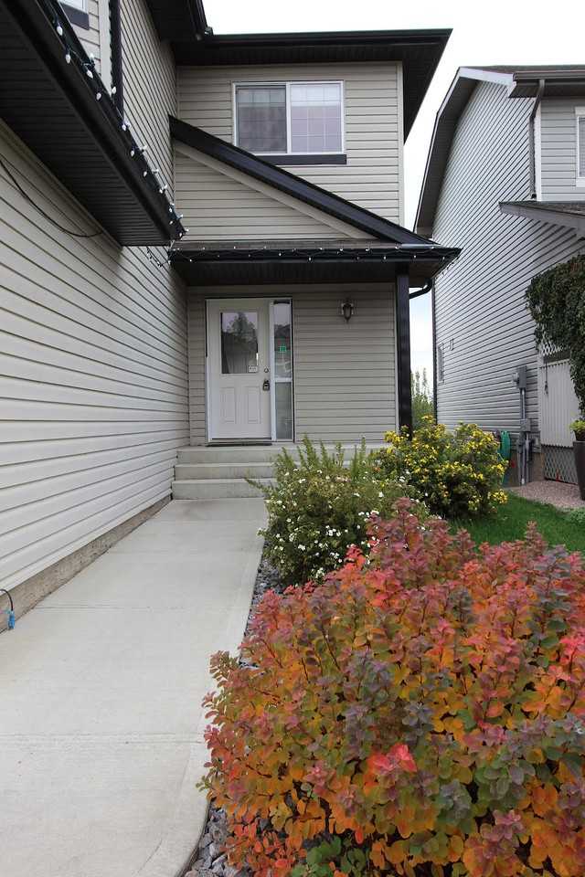 1139 112 St Sw - Photo 4 of 10