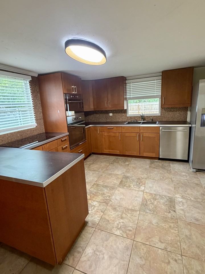 114 Lake Ave Se #NA - Photo 4 of 13