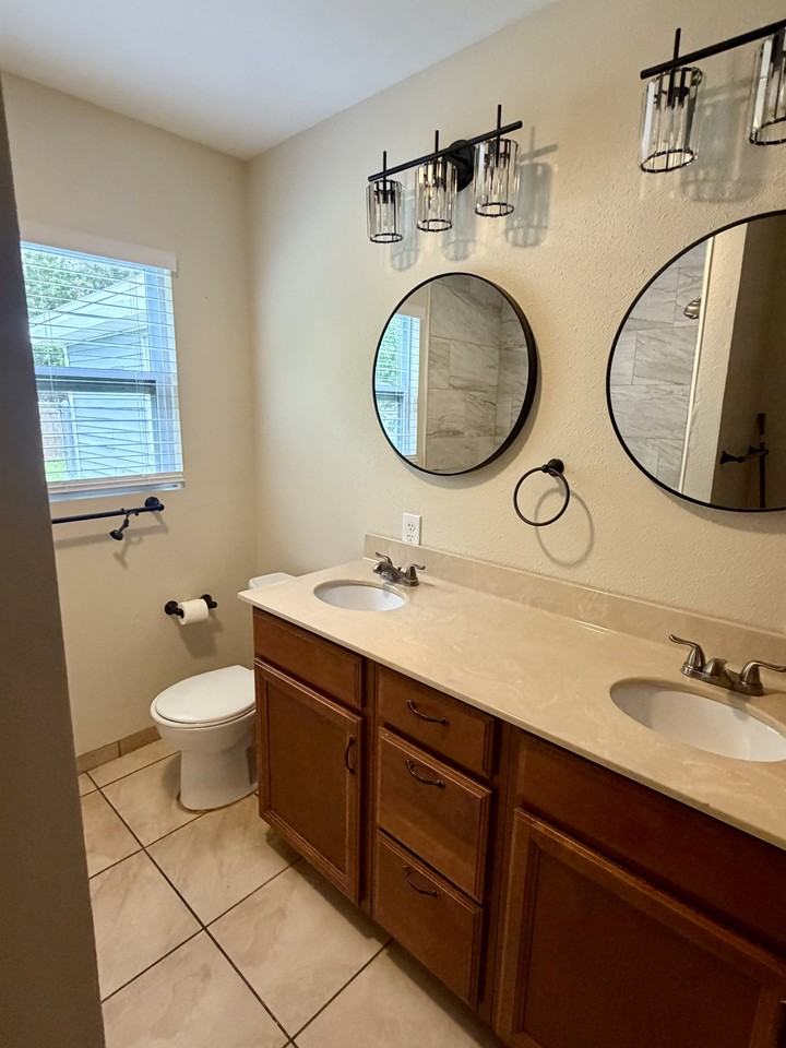 114 Lake Ave Se #NA - Photo 7 of 13