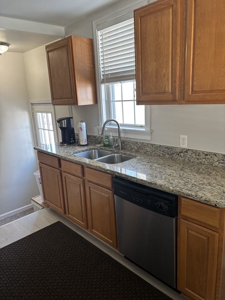 1036 N Wilson Ave #NA - Photo 3 of 15