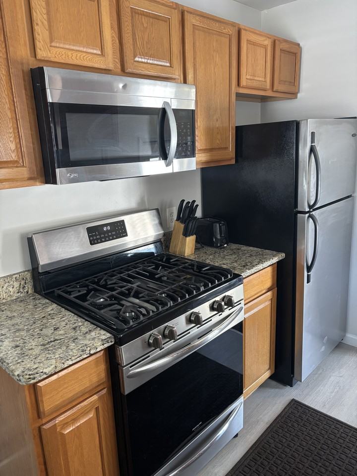 1036 N Wilson Ave #NA - Photo 4 of 15