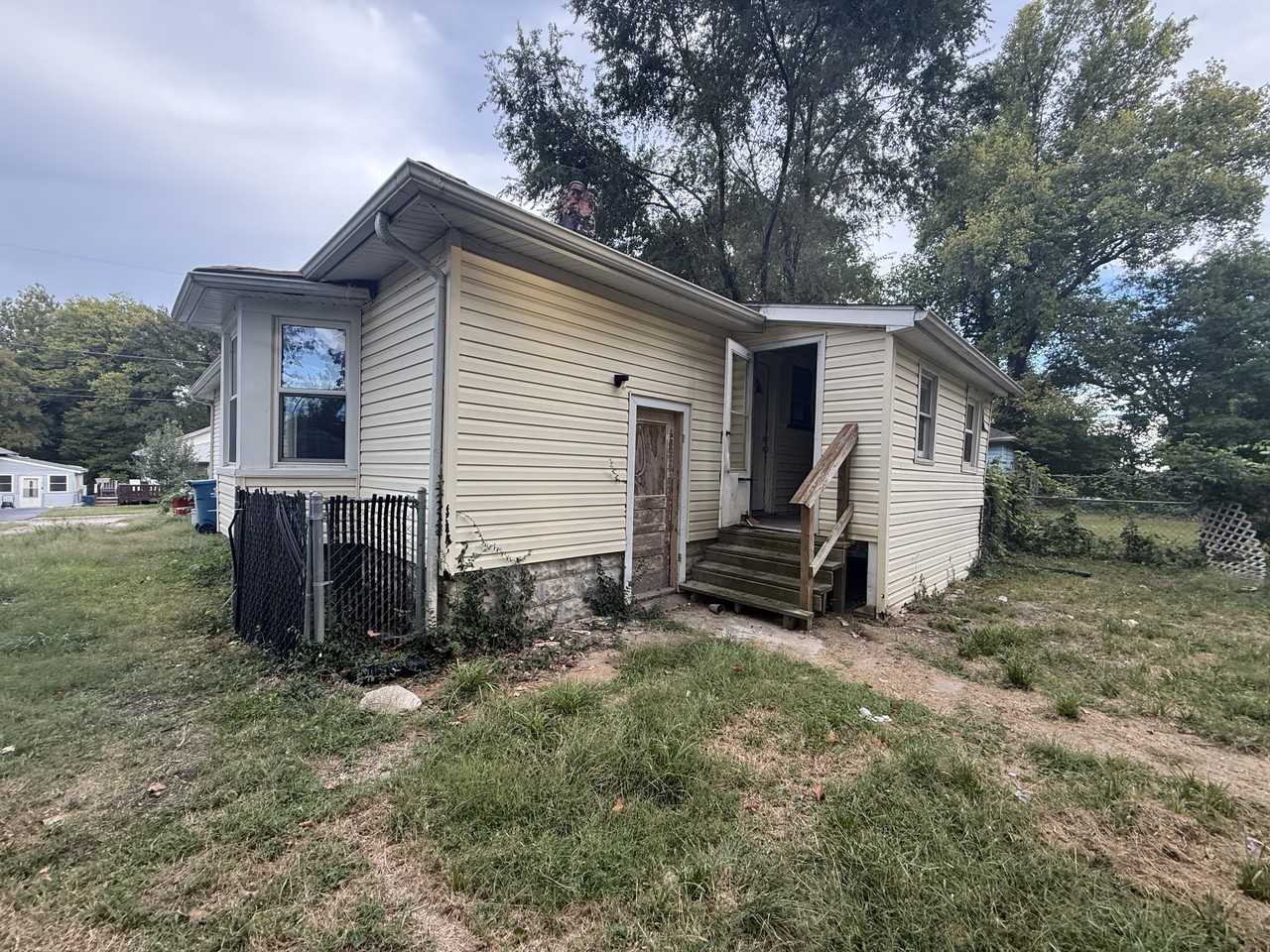2114 Rockwell St #NA - Photo 2 of 18
