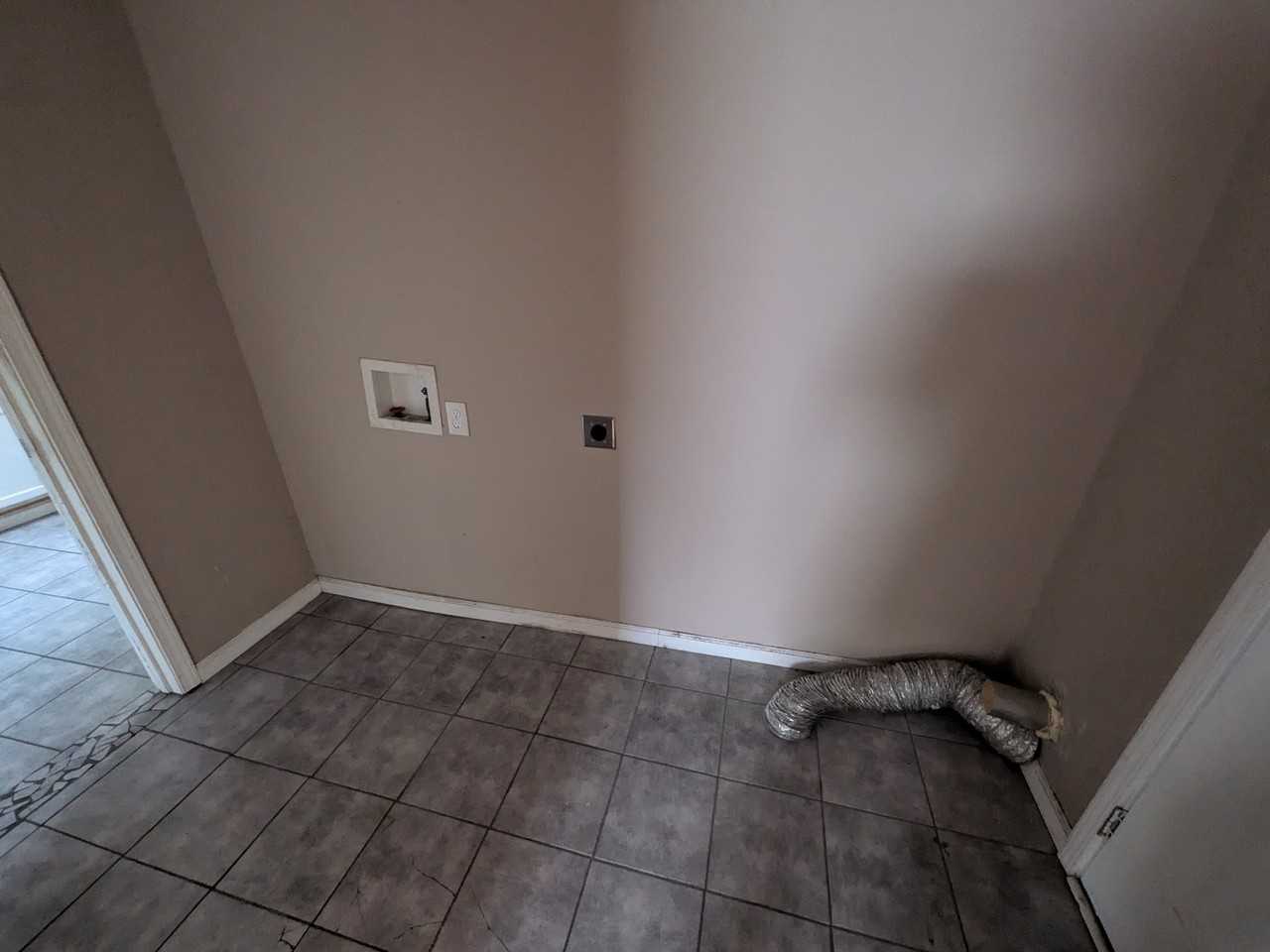 3136 Calumet St #NA - Photo 5 of 6