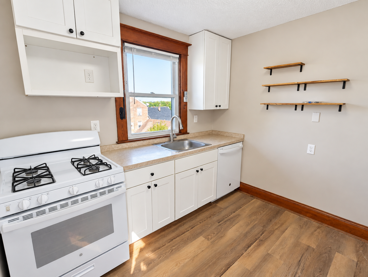 1236 Maple Ave #2 - Photo 3 of 12