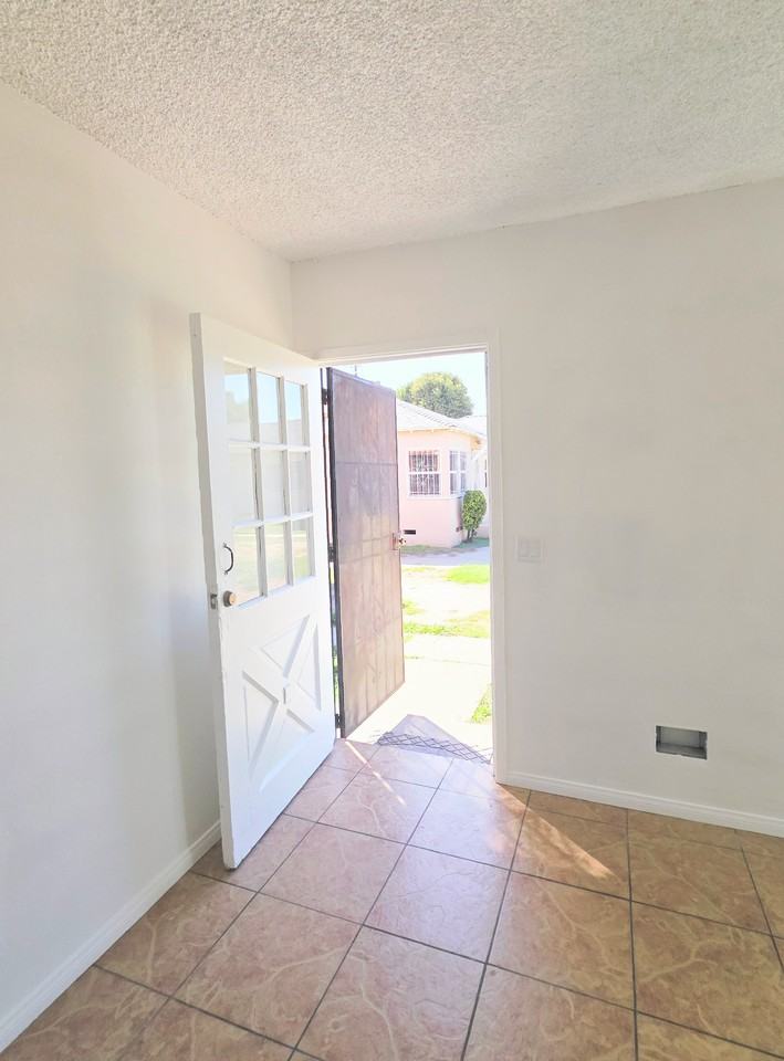 624 W Magnolia St #B - Photo 7 of 14