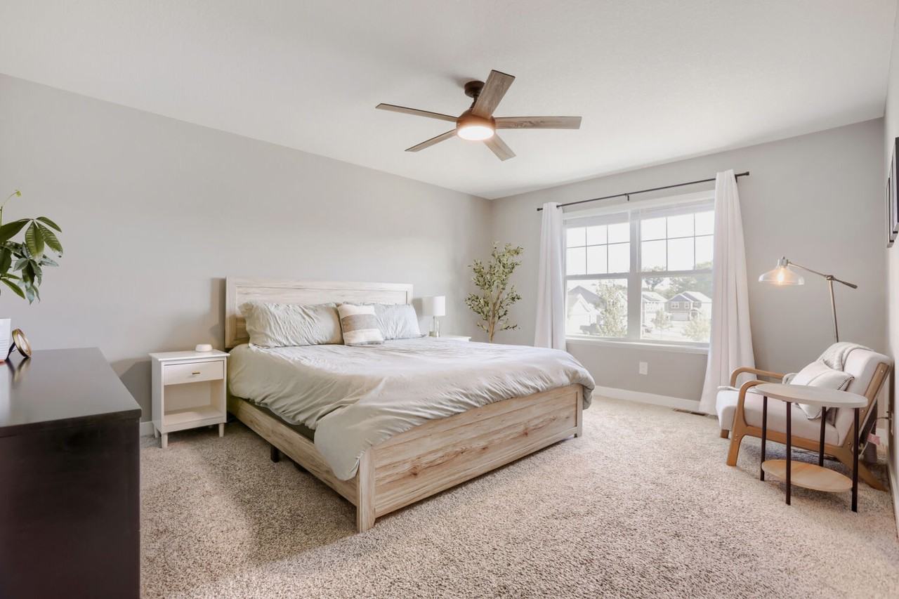 12718 Erskin St Ne #NA - Photo 6 of 17