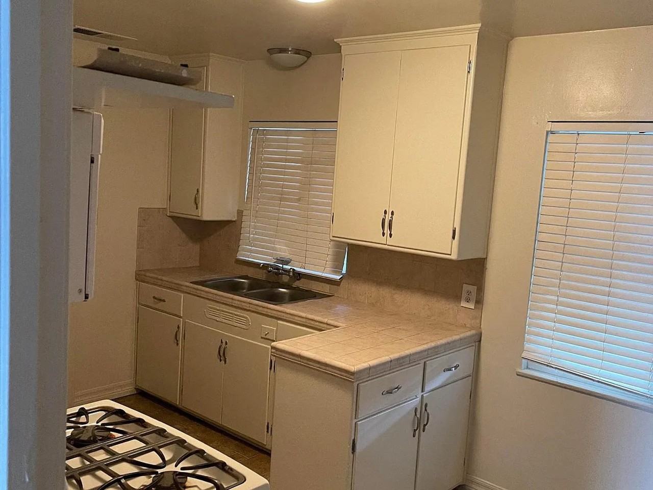 3131 Mission Rd #NA - Photo 2 of 5