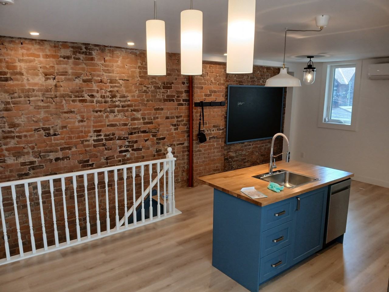654 Saint Clarens Avenue - Photo 3 of 6