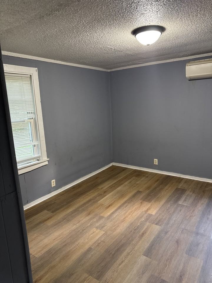 804 Midway St #B - Photo 6 of 6