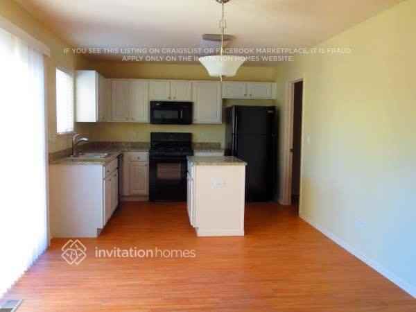 2409 Twin Fountain Ct - Photo 3 of 9