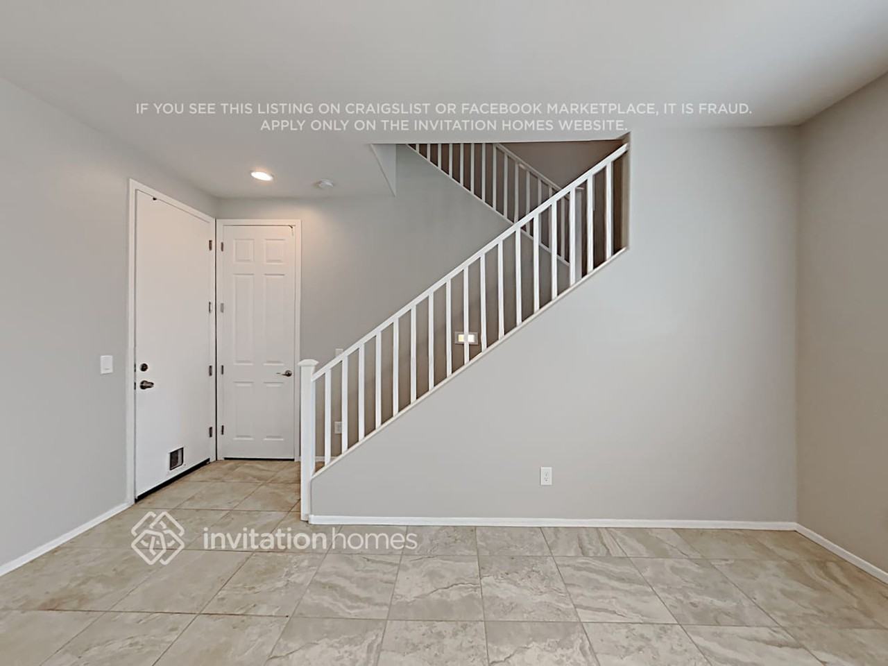 7713 W Glass Ln - Photo 4 of 18