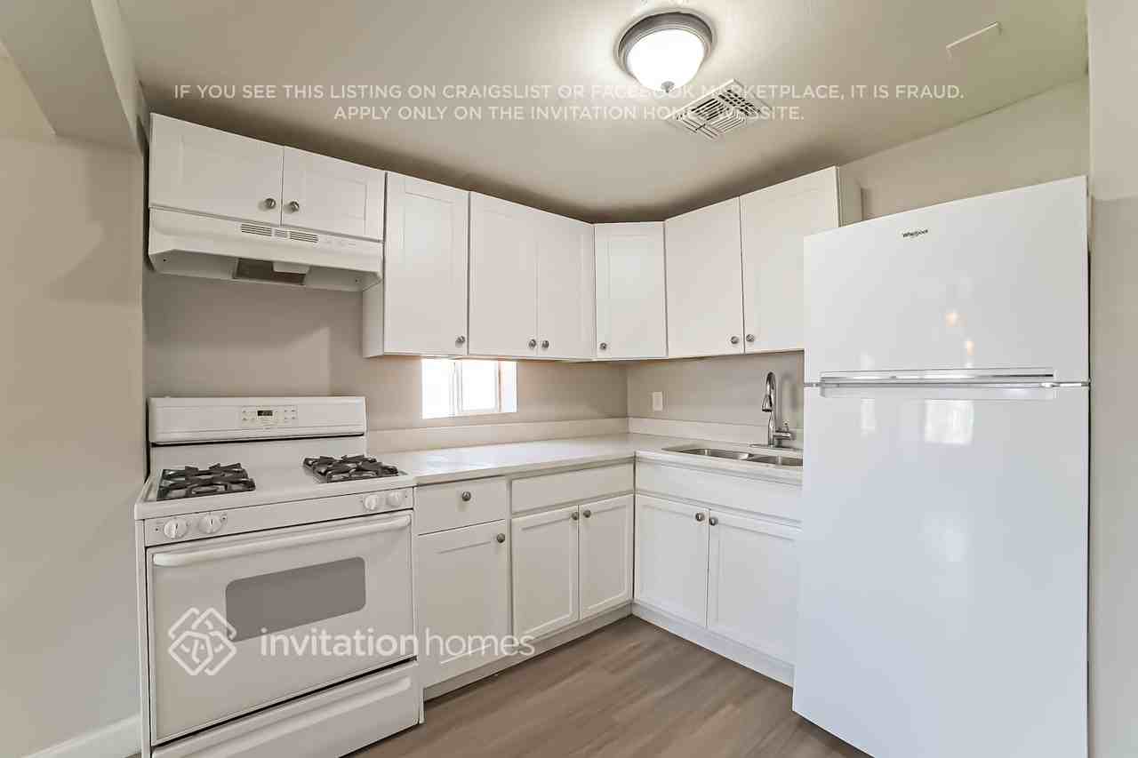 711 S 3rd St - Photo 4 of 16