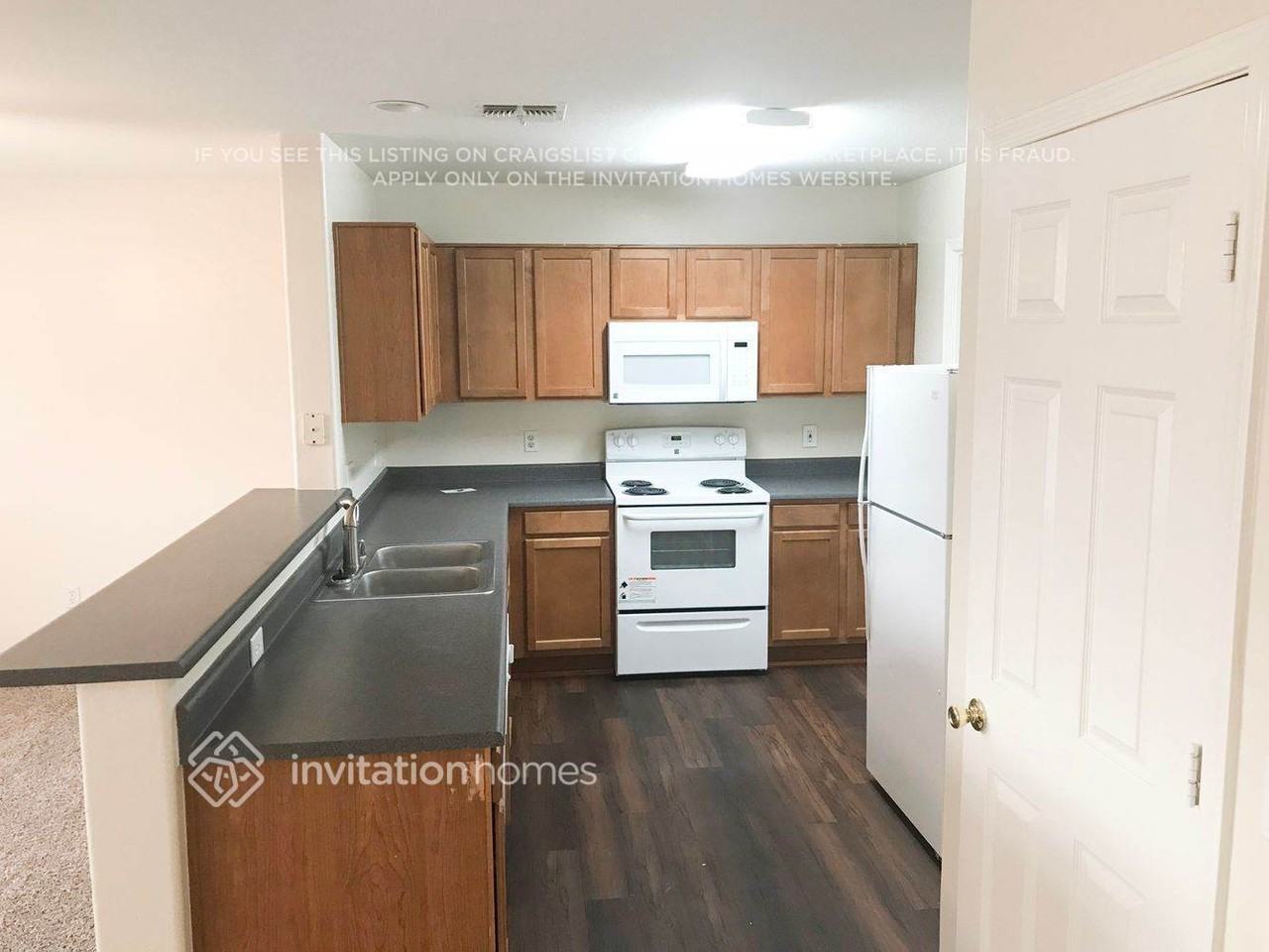 12833 W Paradise Dr - Photo 4 of 9
