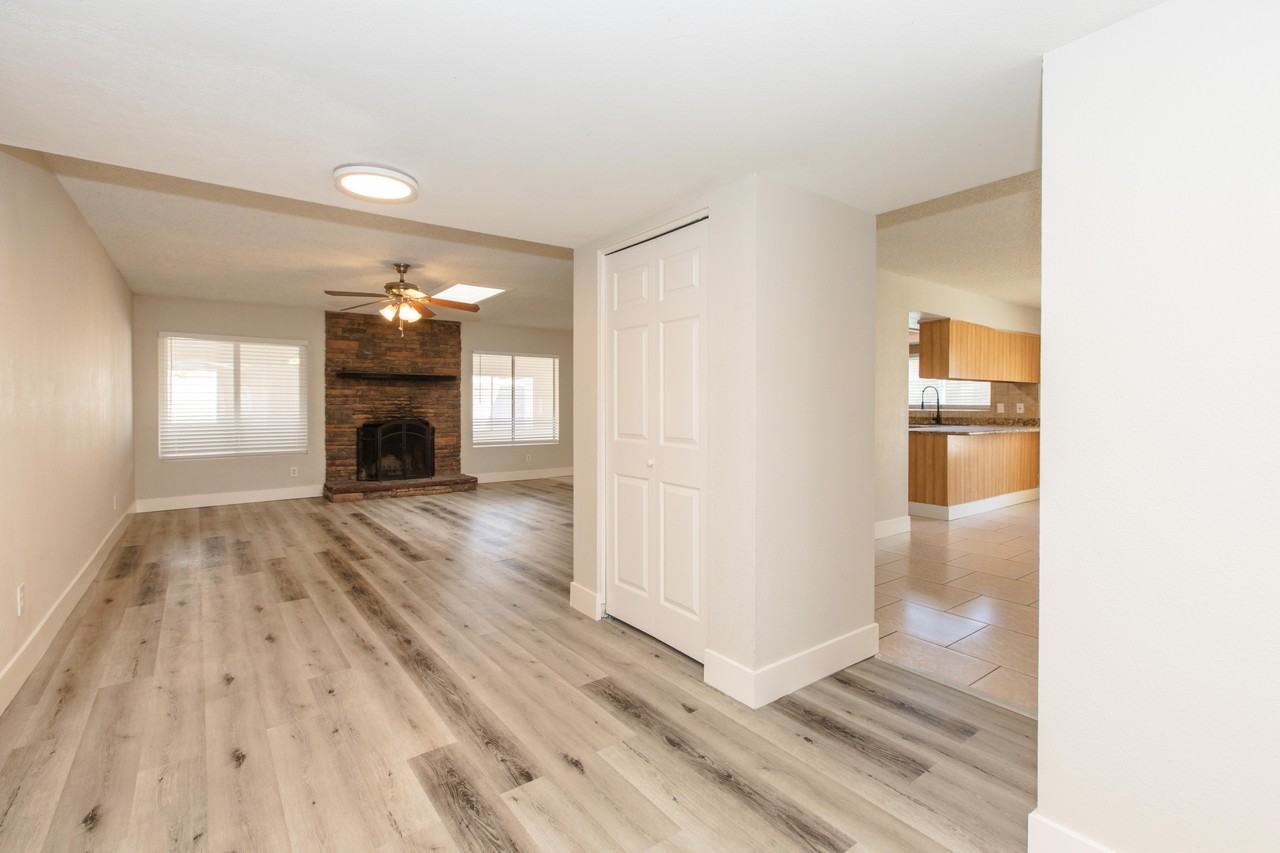 6832 W Denton Ln #6832DENTON - Photo 2 of 40