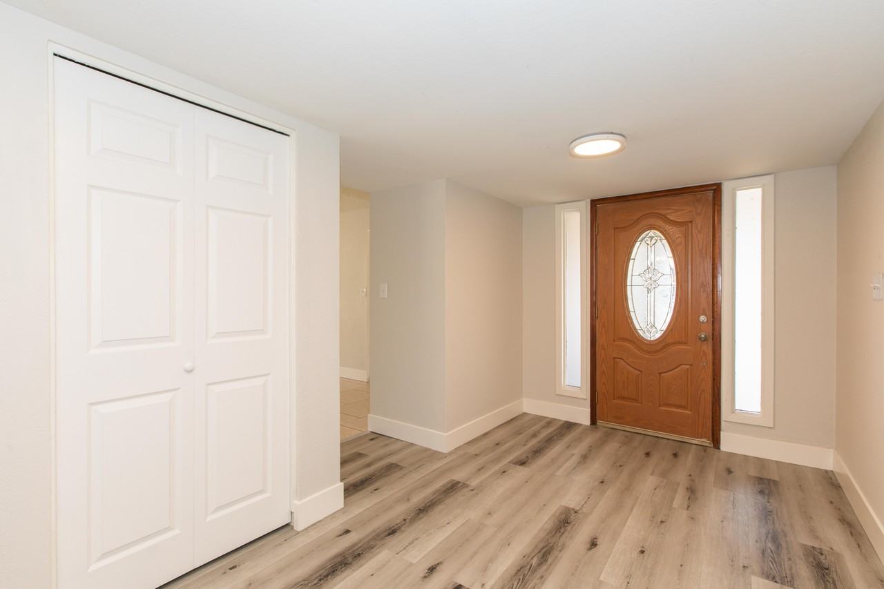 6832 W Denton Ln #6832DENTON - Photo 3 of 40