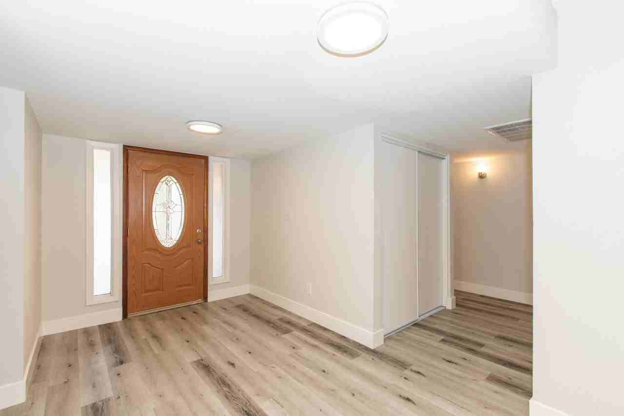 6832 W Denton Ln #6832DENTON - Photo 4 of 40