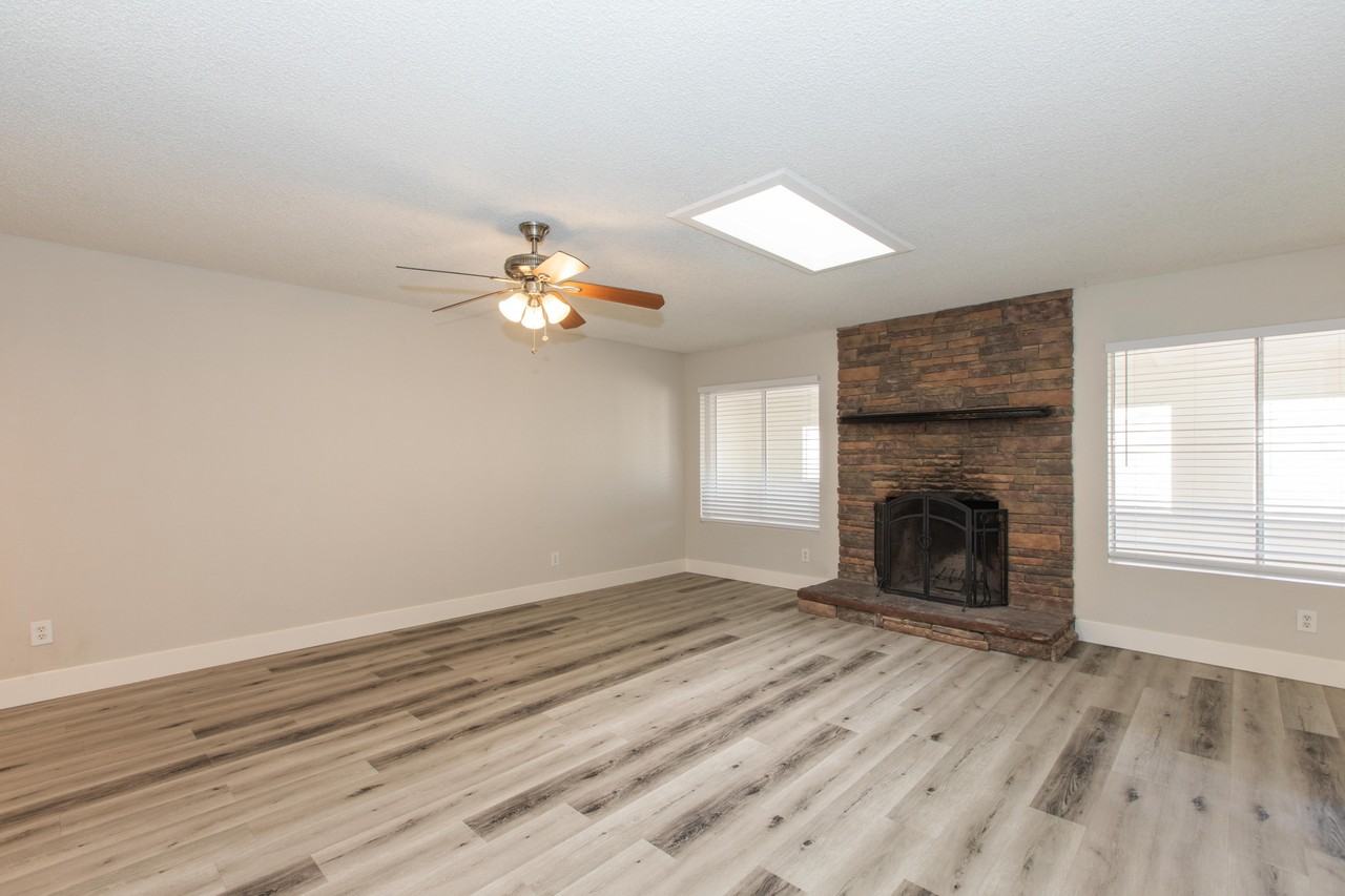 6832 W Denton Ln #6832DENTON - Photo 6 of 40