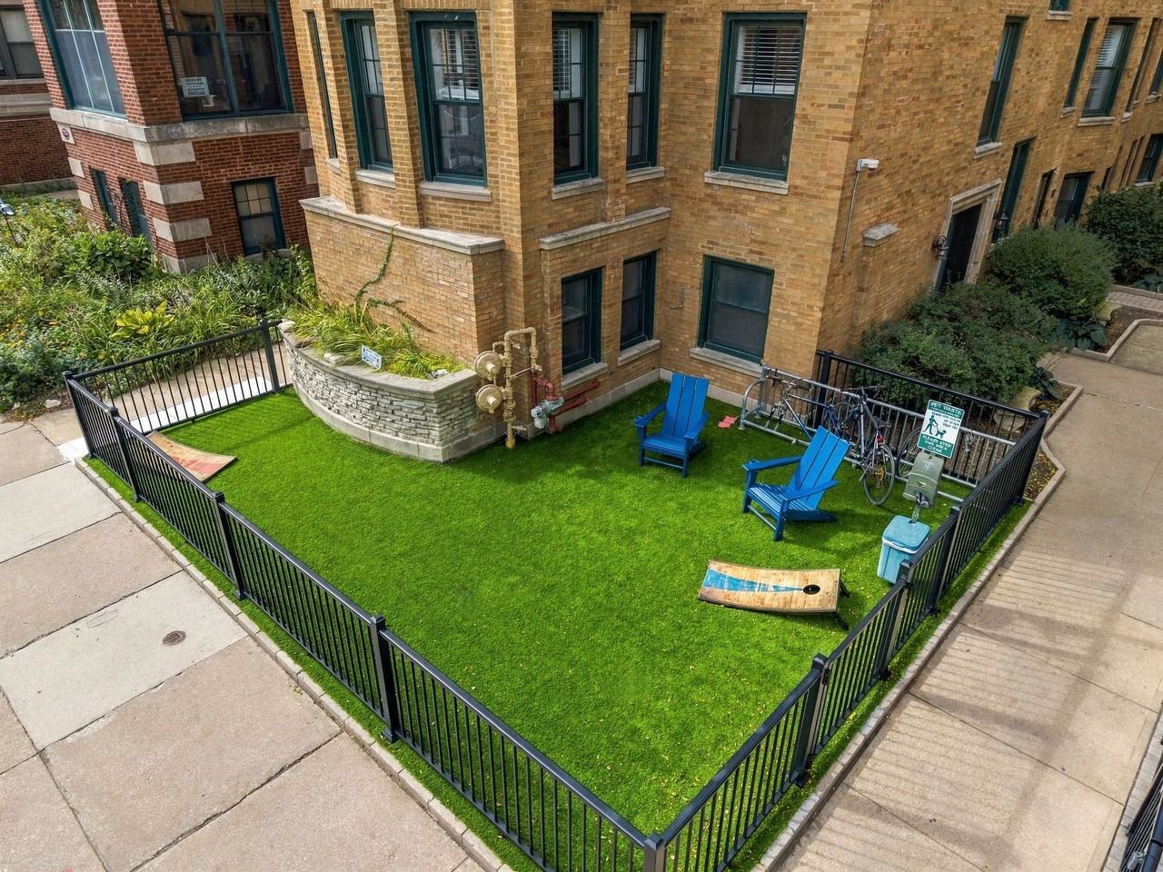 7736-42 N Eastlake Terrace - Photo 4 of 4