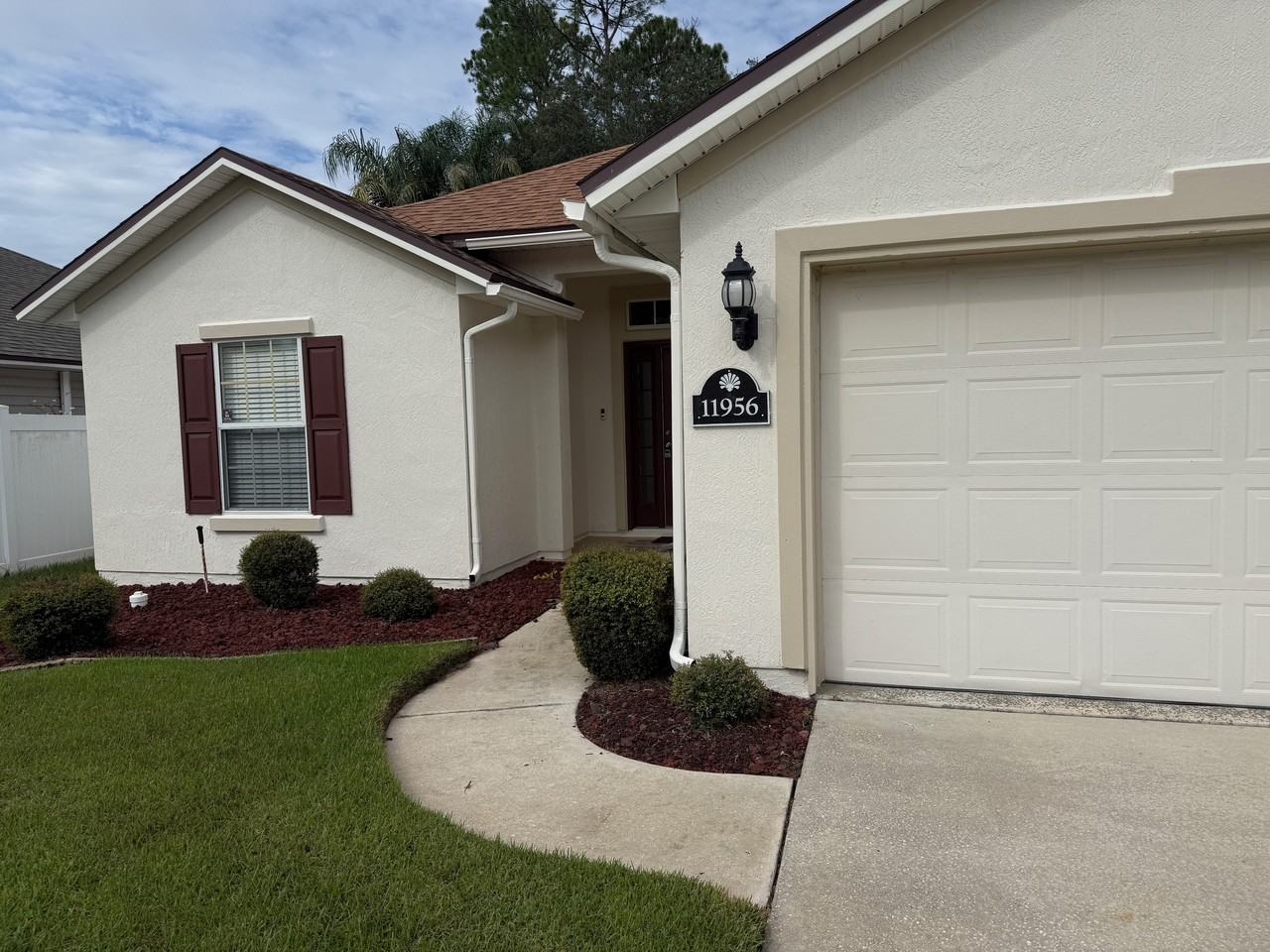 11956 Hayden Lakes Cir #1 - Photo 3 of 33