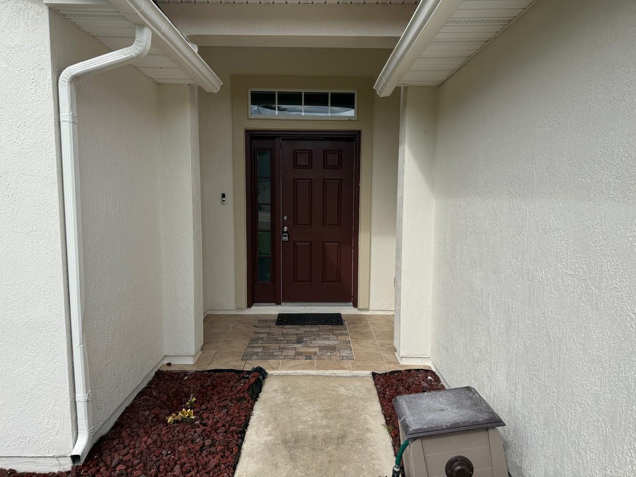 11956 Hayden Lakes Cir #1 - Photo 4 of 33