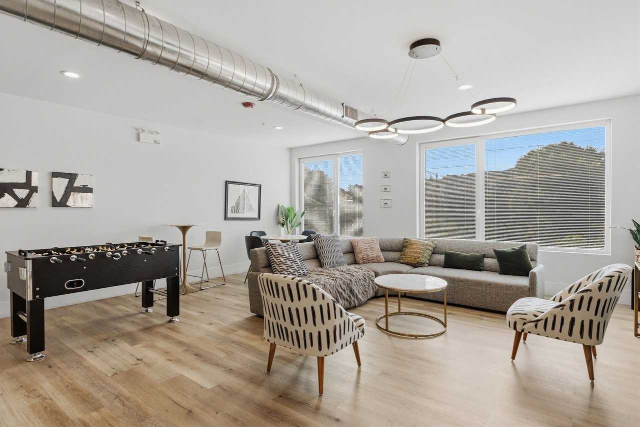 1531 W Howard Street - Photo 6 of 50