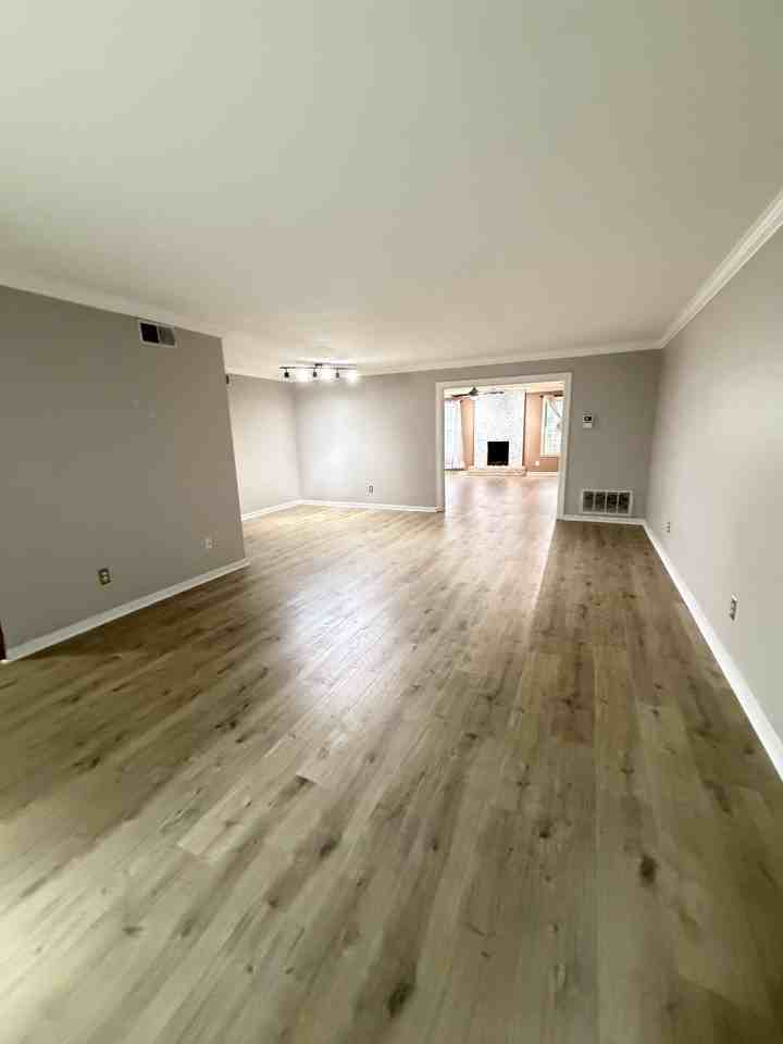 1425 E 52nd St #1 - Photo 2 of 24