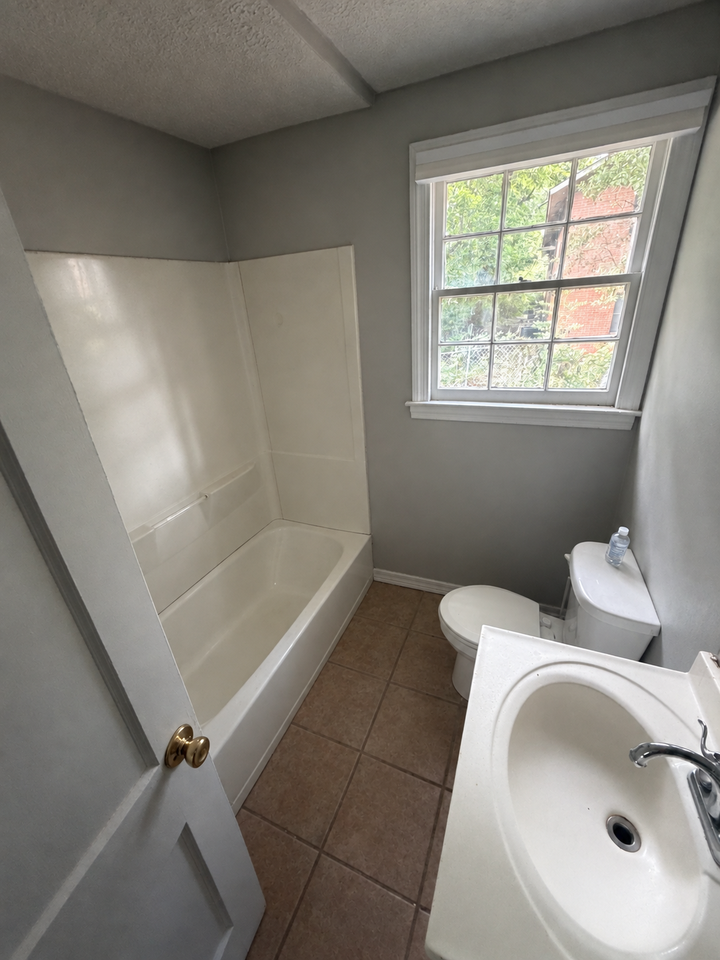 2218 14th St #C - Photo 7 of 7