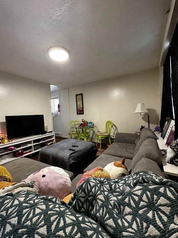 763 Garrison Avenue - Photo 3 of 9