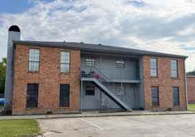 featured image of 201 Sweetbriar St