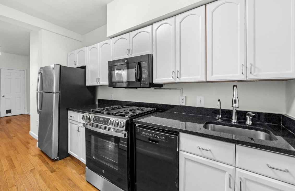 1504 Gales St Ne #1 - Photo 3 of 13
