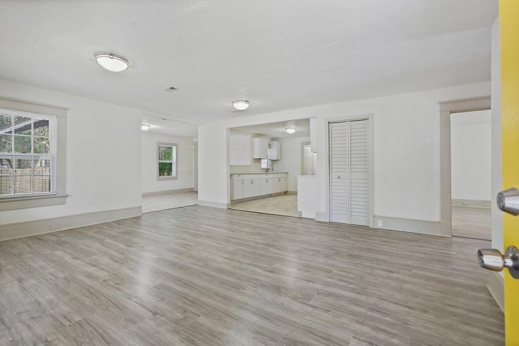 3058 Rosselle St - Photo 5 of 10