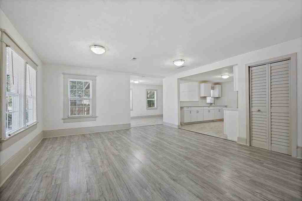3058 Rosselle St - Photo 6 of 10