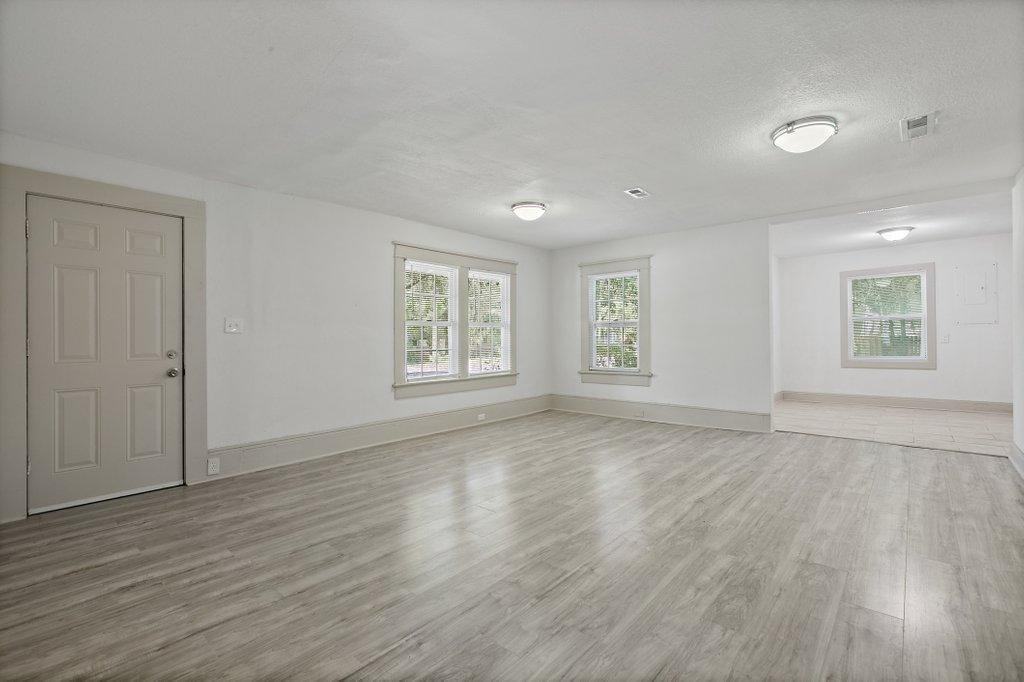 3058 Rosselle St - Photo 7 of 10