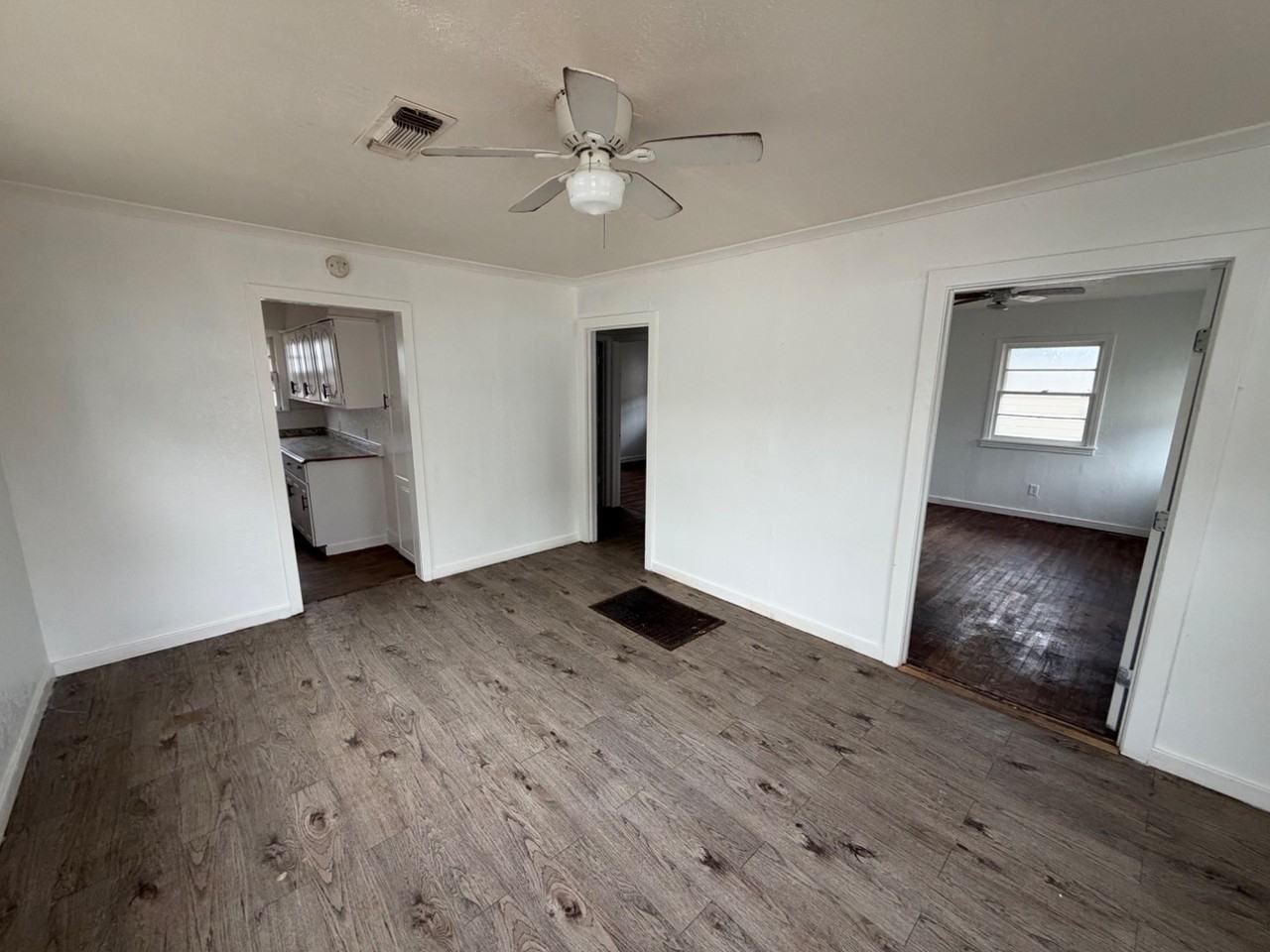 1916 61st St - Photo 2 of 10