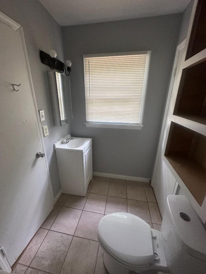 2638 Deeb Dr - Photo 6 of 8