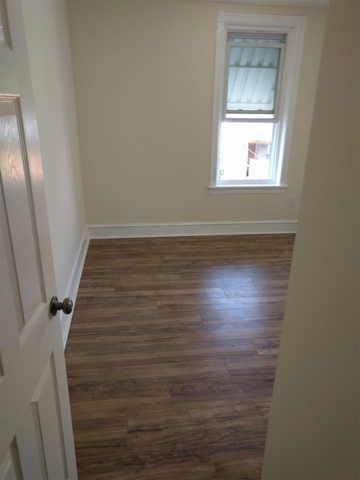 6014 N Woodstock St #1 - Photo 4 of 10