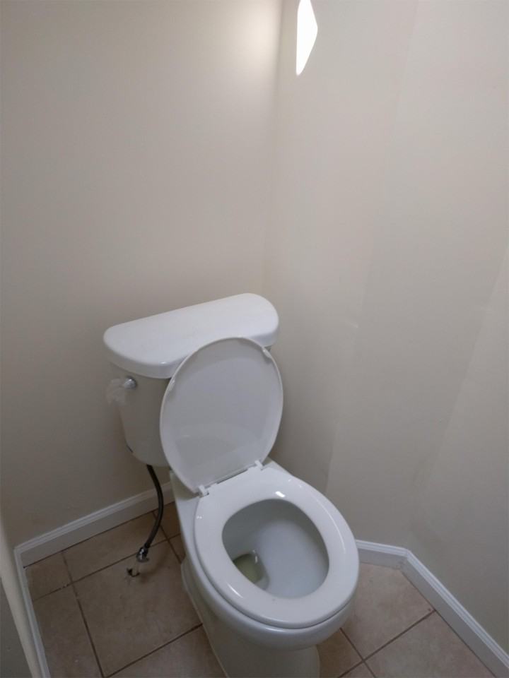 6014 N Woodstock St #1 - Photo 5 of 10